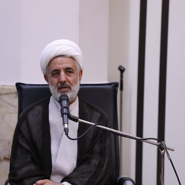  نباید مقابل تحمیل سبک زندگی غربی تسلیم شویم