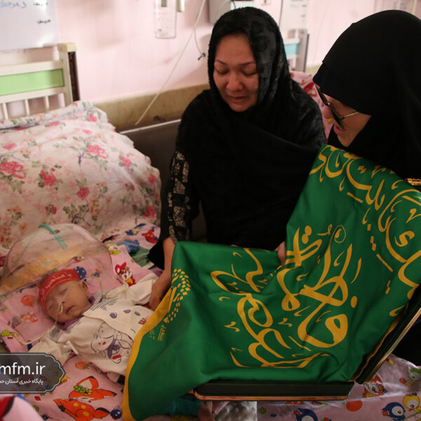 سفیران کریمه در ششمین روز ماه محرم به عیادت کودکان بیمار رفتند