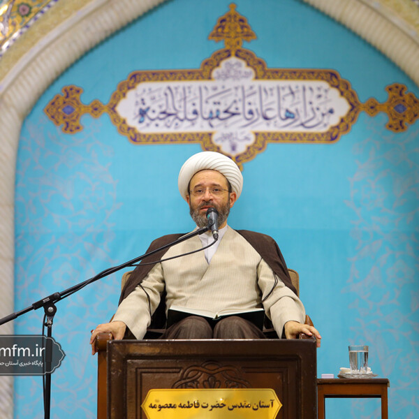 مؤمنان واقعی پای‌کار دین ایستاده‌اند