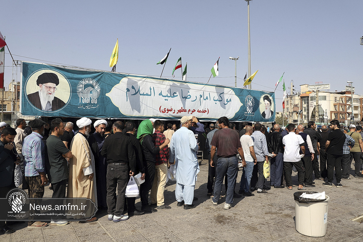 پذیرایی مواکب از زائران حرم مطهر قم در سالروز شهادت بانوی کرامت