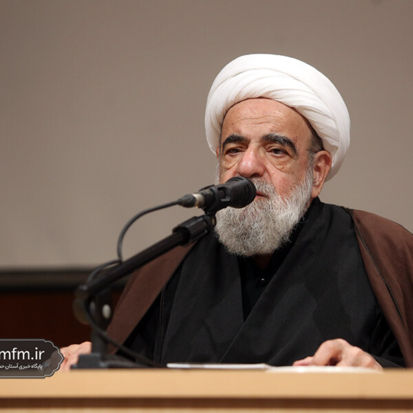  سیاست اهل‌بیت (ع) همان سیاست زهرای اطهر (س) است