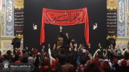 عزاداری زائران حرم بانوی کرامت در شب وفات حضرت ام‌البنین(س)