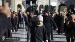 حضور دسته‌های عزاداری وفات حضرت ام‌البنین(س) در حرم کریمه اهل‌بیت(س)