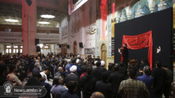 عزاداری زائران حرم بانوی کرامت در سوگ حضرت ام‌البنین(س)