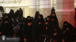 عزاداری زائران حرم بانوی کرامت در شام رحلت حضرت ام‌البنین (س)