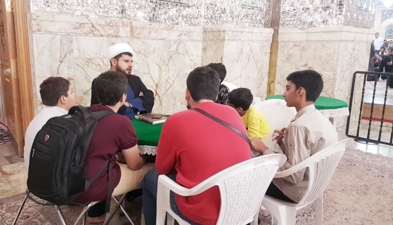 دورهمی به صرف «یک فنجان نوجوانی» در حرم حضرت معصومه (س) دورهمی به صرف «یک فنجان نوجوانی» در حرم حضرت معصومه (س)