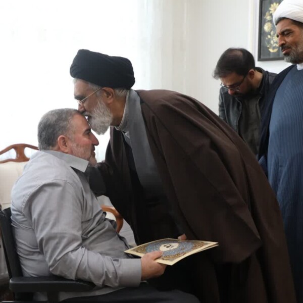 تقدیر آیت‌الله سعیدی از سه جانباز دفاع مقدس استان قم + تصاویر