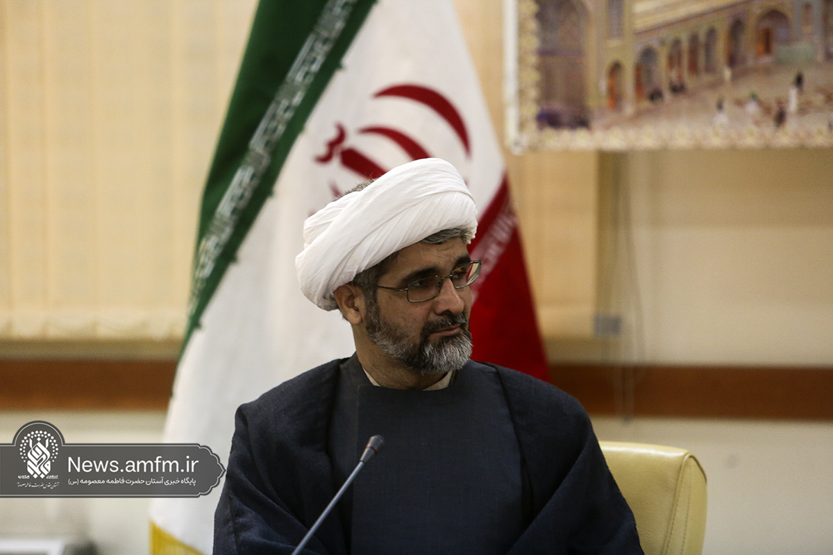 شناسایی نویسندگان برتر در عرصه معارف اهل بیت(ع) در حرم مطهر بانوی کرامت