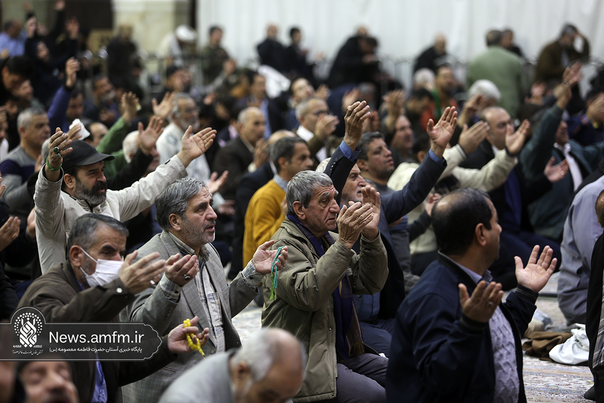 اشک فراق زائران در سالروز میلاد منجی