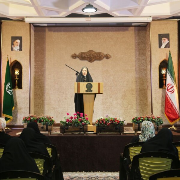 نشست علمی ادبی «قمیص النجاة» در حرم حضرت معصومه (س) برگزار شد