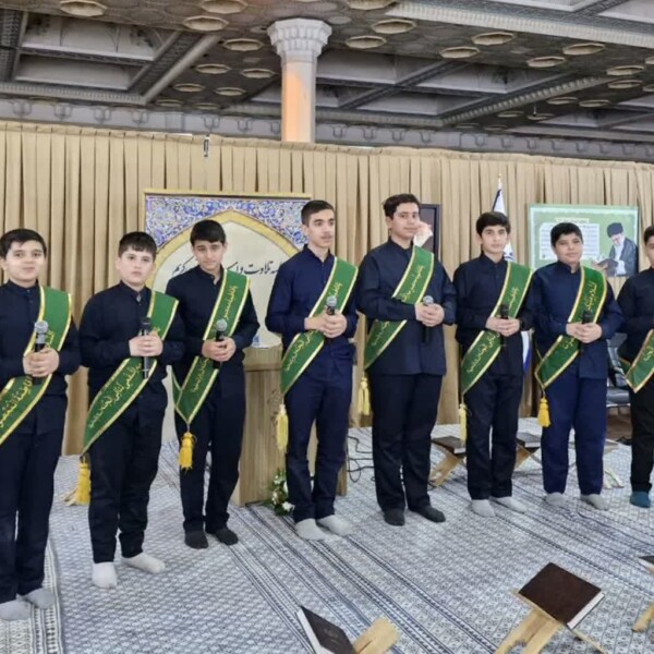  برپایی غرفه خادمان نوجوان حرم مطهر بانوی کرامت در نمایشگاه قرآن