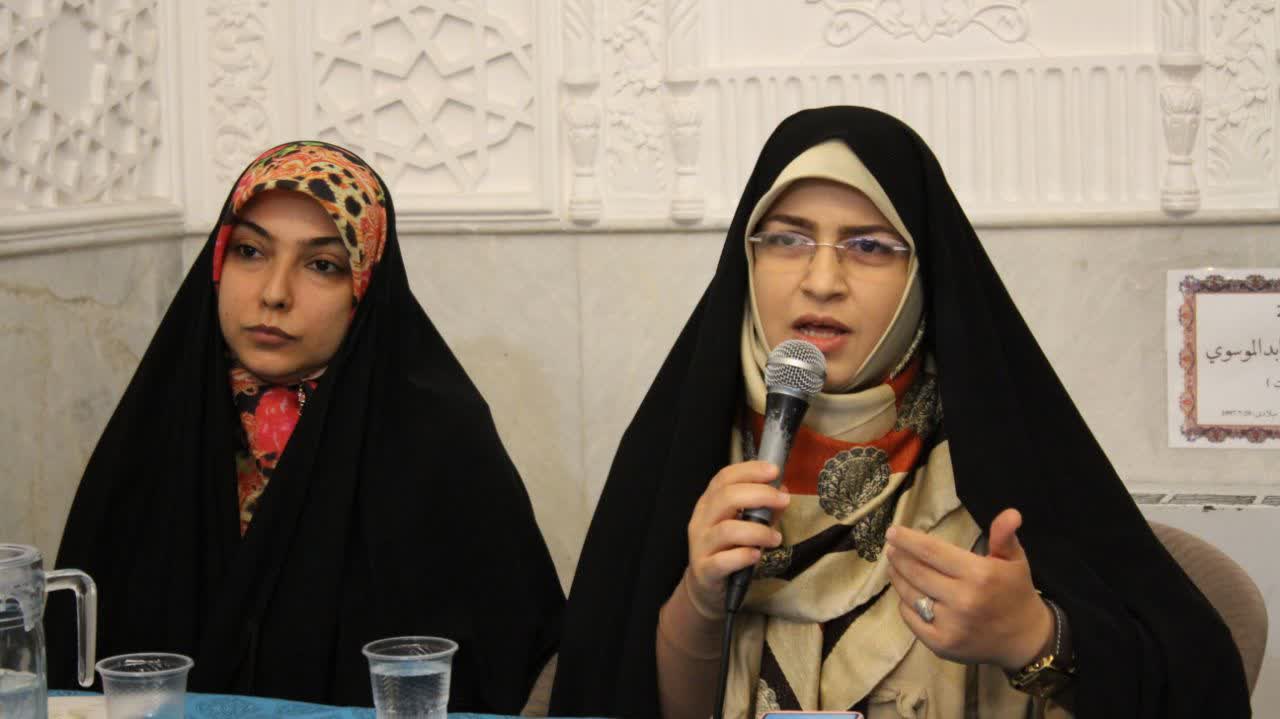 برگزاری محفل شعر «ایوان» در مقبره بانو پروین اعتصامی