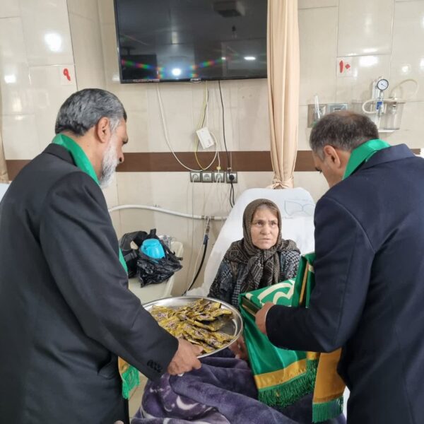 عیادت سفیران کریمه از بیماران بیمارستان امیرالمؤمنین(ع) شهرضا