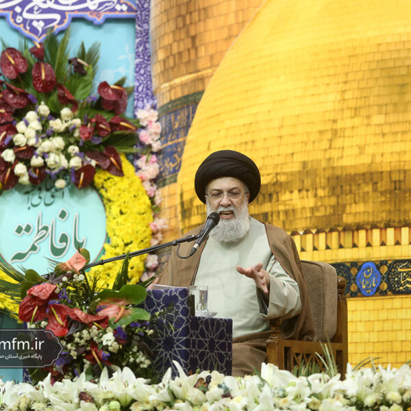 اعمال صالح بدون شناخت امام هیچ سودی برای انسان ندارد