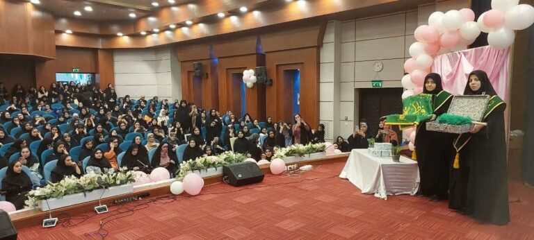 حضور سفیران کریمه در جمع دانشجویان دختر دانشگاه‌های قم