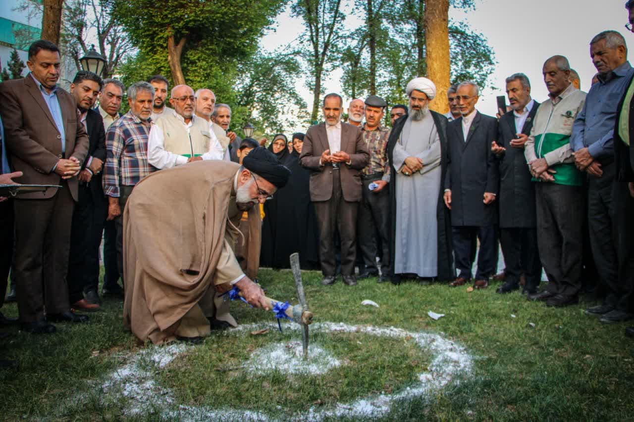 کلنگزنی هشتمین چایخانه امام رضا(ع) در استان فارس با حضور سفیران کریمه کلنگزنی هشتمین چایخانه امام رضا(ع) در استان فارس با حضور سفیران کریمه