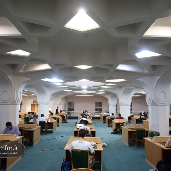 کتابخانه حرم بانوی کرامت به مناسبت مراسم تشییع رهبر شهید تعطیل شد