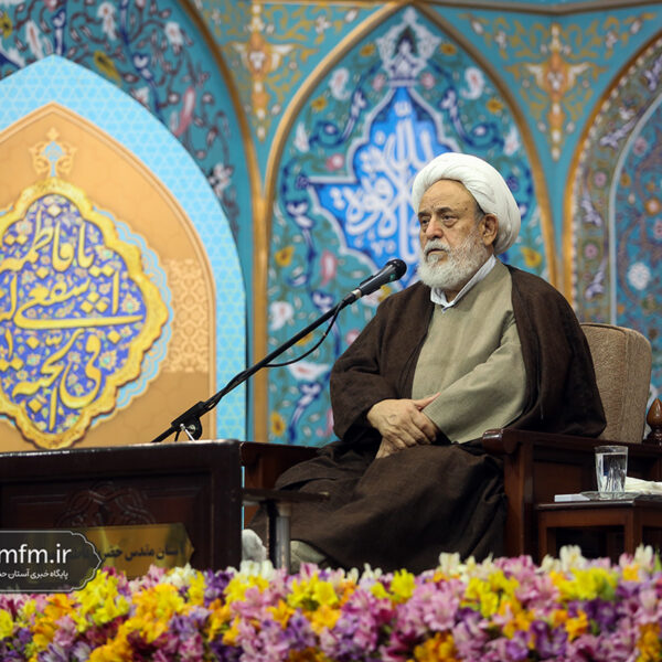 موحد حقیقی در مقابل مستکبران ذلیل نمی‌شود