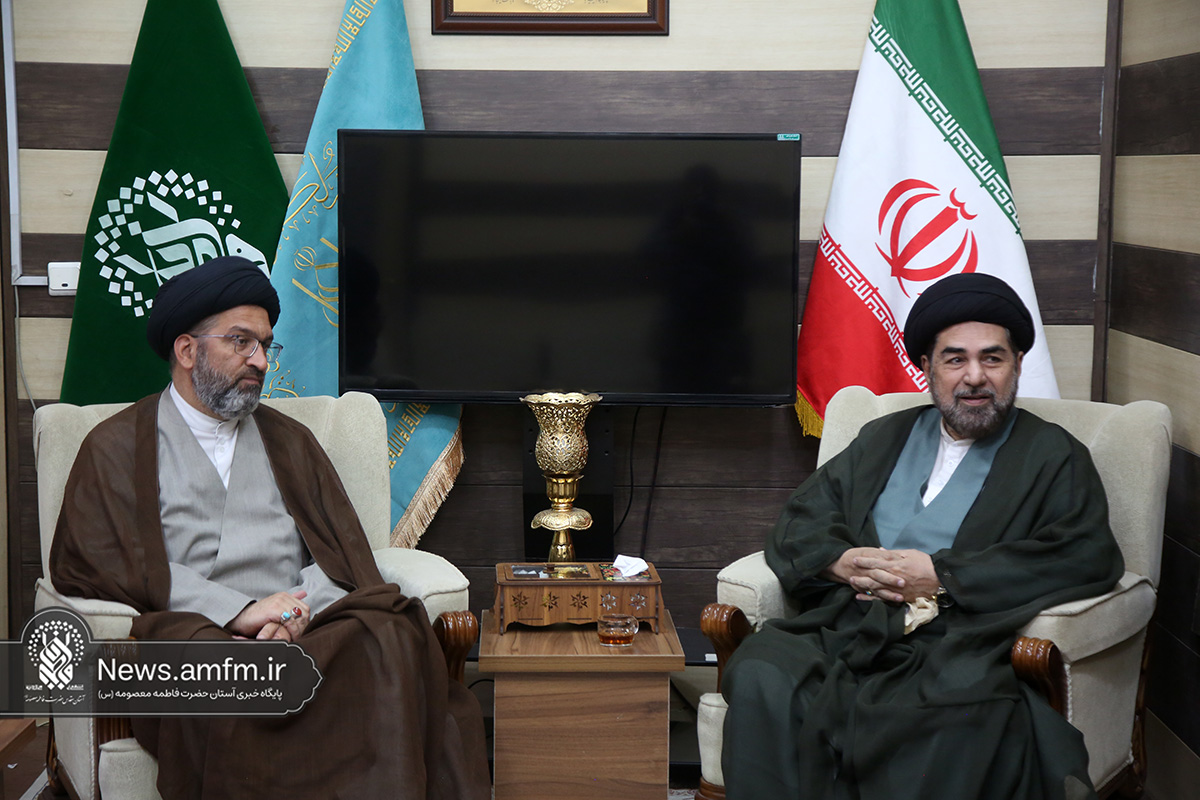 دیدار معاون فرهنگی حرم مطهر بانوی کرامت با رئیس شورای علمای هندوستان