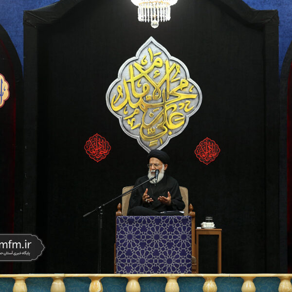  کسی که با امام حرکت کند در همین دنیا خدا را می‌بیند