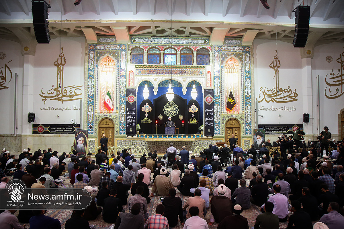 مراسم گرامیداشت سالگرد ارتحال امام خمینی (ره) در حرم حضرت معصومه (س)