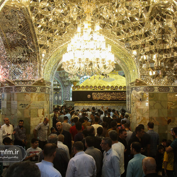 میزبانی از زائران مرقد امام خمینی (ره) در حرم حضرت فاطمه معصومه(س)