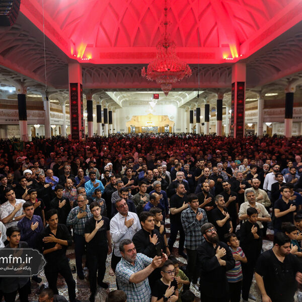 اجتماع لبیک یا حسین (ع) در حرم حضرت فاطمه معصومه(س)