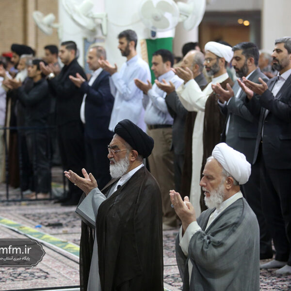 اقامه نماز عید قربان به امامت آیت الله سعیدی