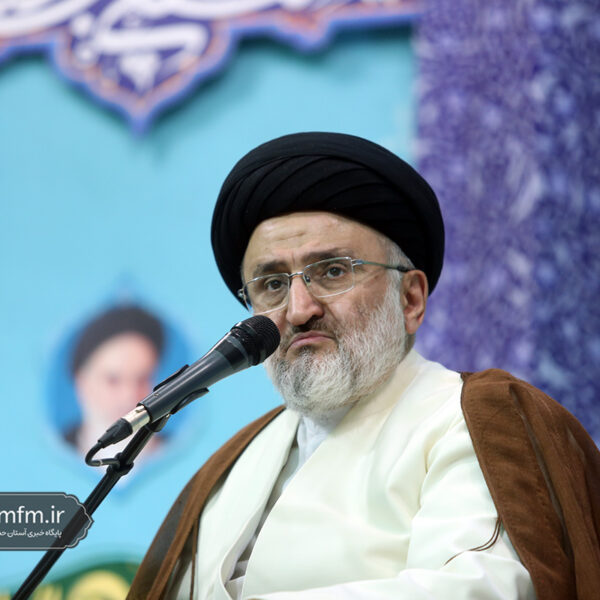 پوشش‌های بدن‌نما با عفاف سازگاری ندارد