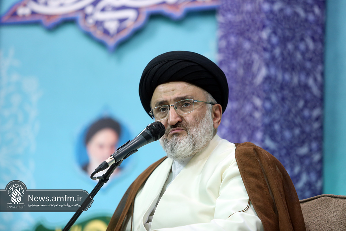 پوشش‌های بدن‌نما با عفاف سازگاری ندارد