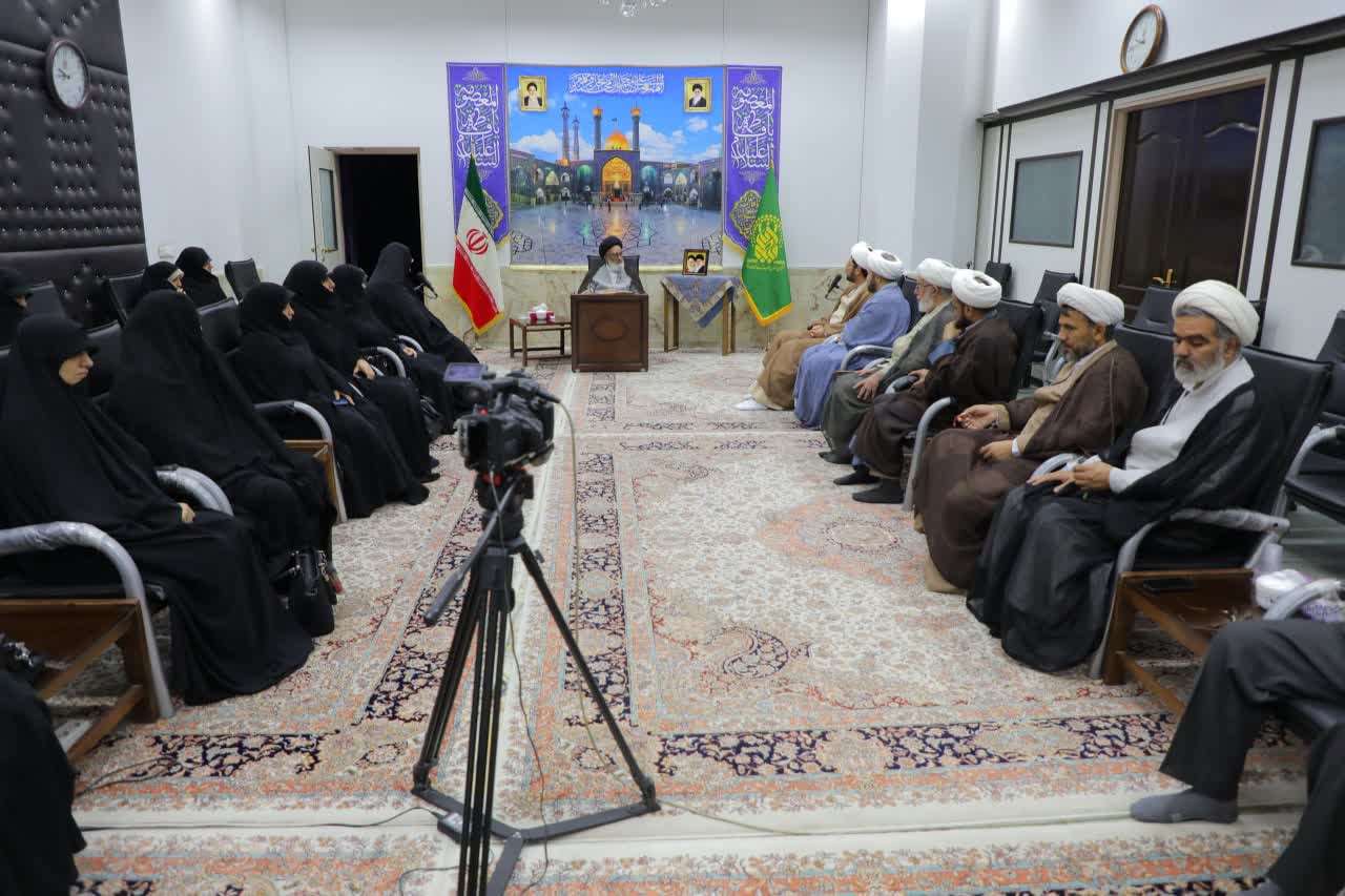 فعالیتهای فرهنگی و اجتماعی باید با مشارکت مردم باشد فعالیتهای فرهنگی و اجتماعی باید با مشارکت مردم باشد