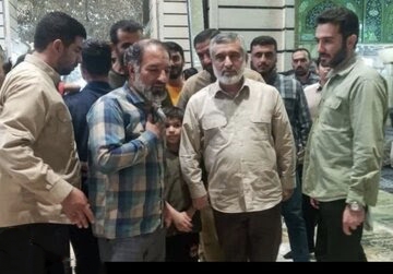 آخرین زیارت سردار شهید حاجی‌زاده در حرم حضرت فاطمه معصومه(س) + فیلم