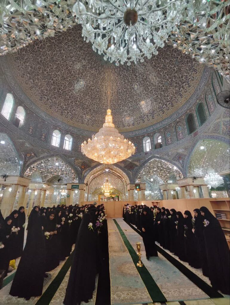 خطبه‌خوانی خدام حرم مطهر حضرت معصومه(س) به‌یاد خادمه شهید