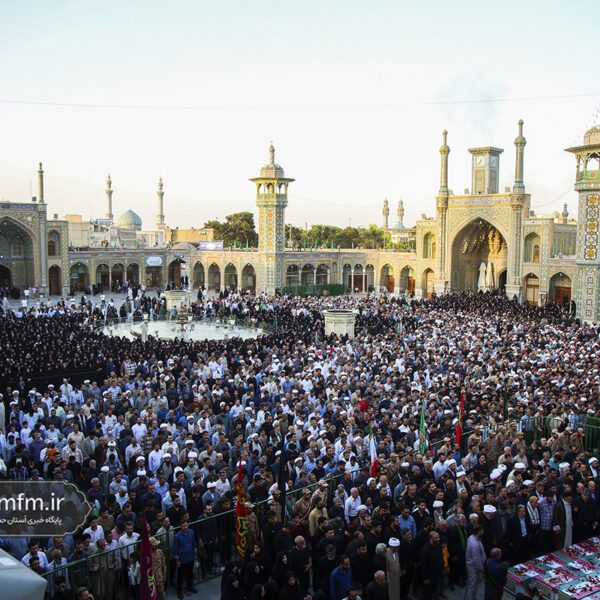 تشییع پیکر مطهر ۸ شهید حملات رژیم صهیونی در حرم حضرت معصومه(س)