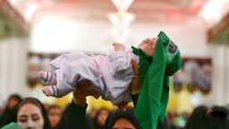 مشق علی‌اصغر شدن در رکاب حسین زمان