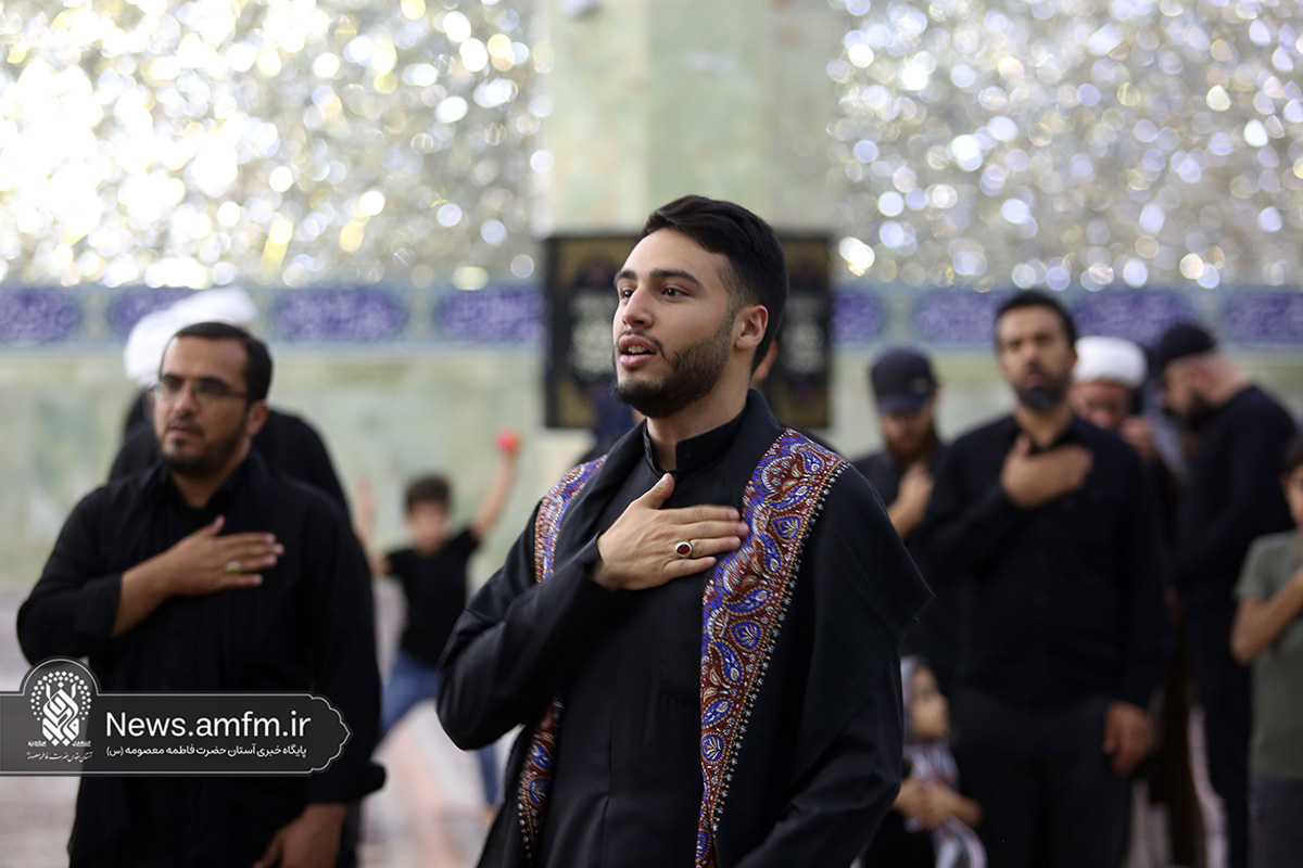عزاداری اباعبدالله الحسین(ع) به زبان عربی در حرم قم