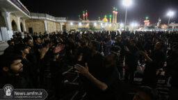 مراسم عزاداری امام حسین(ع) به زبان اردو در حرم مطهر بانوی کرامت