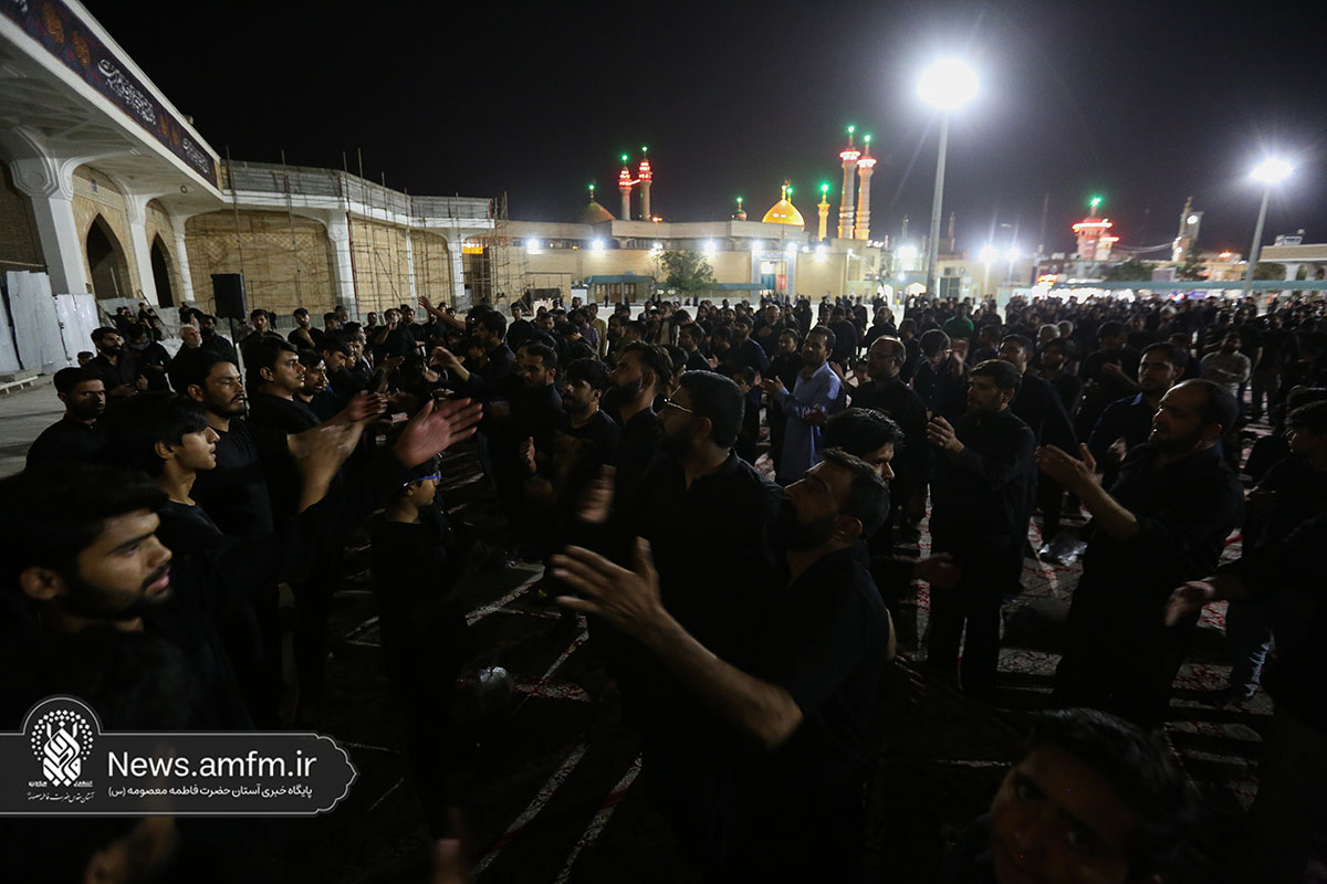 مراسم عزاداری امام حسین(ع) به زبان اردو در حرم مطهر بانوی کرامت