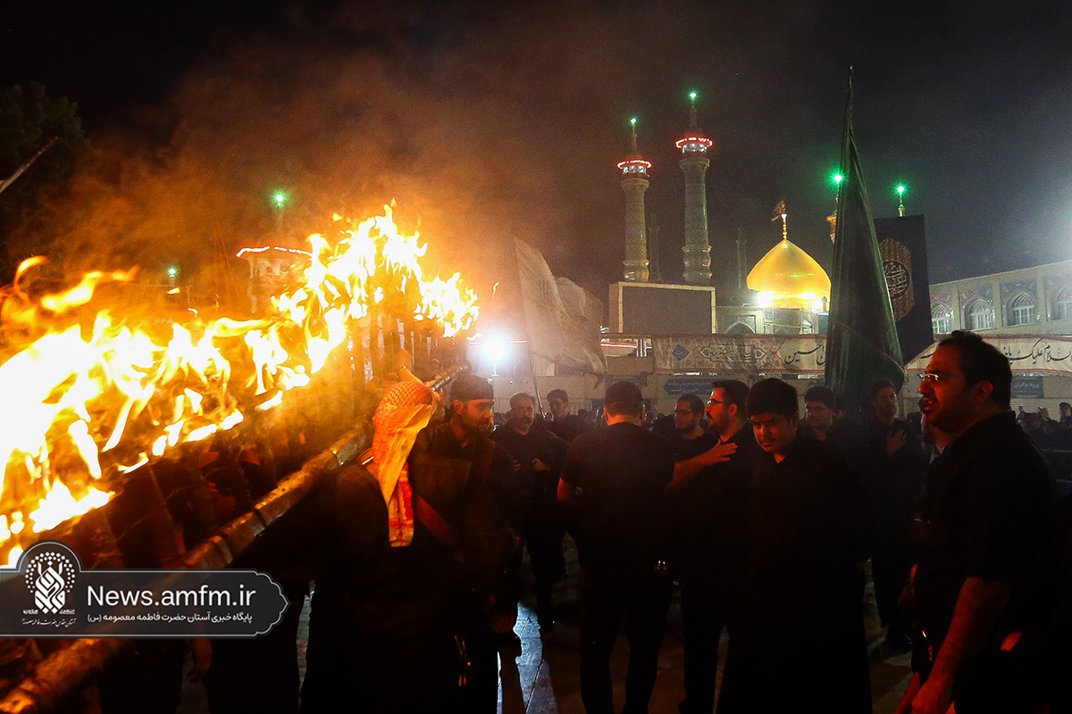 آیین مشعل‌گردانی نجفی‌های مقیم قم در شب هشتم محرم