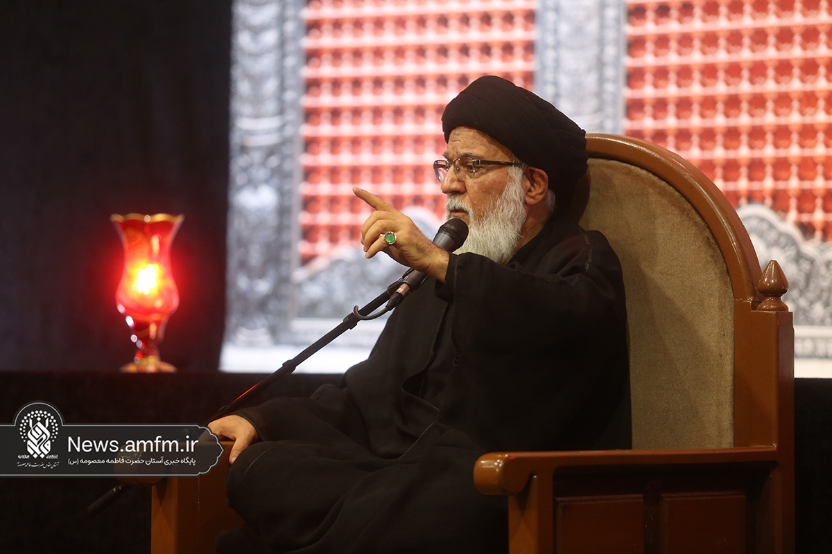 سیدالشهدا (ع) کشتی نجات در دل طوفانهای ظلمت است سیدالشهدا (ع) کشتی نجات در دل طوفانهای ظلمت است