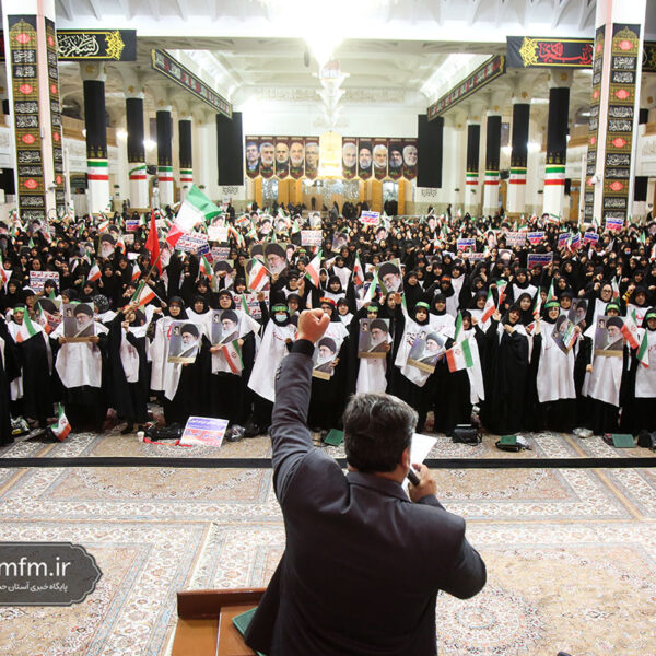 حضور پرشور بانوان در همایش رهروان زینبی در حرم حضرت معصومه (س)