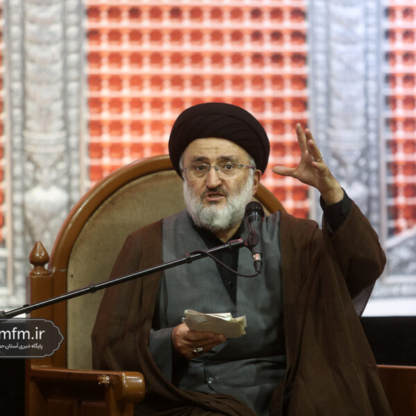 عبودیت خدا و رسیدگی به مردم دو ویژگی بارز امام سجاد(ع) بود