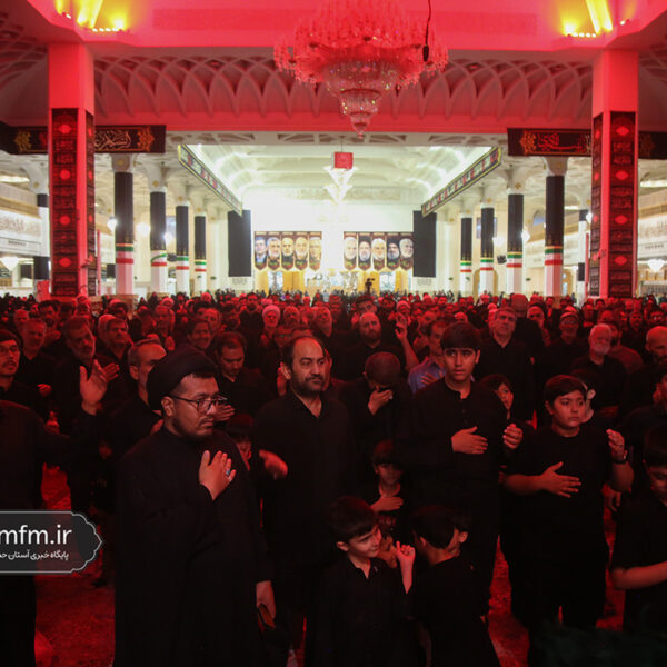 عزاداری زائران حرم بانوی کرامت در ماتم شهادت امام سجاد (ع)