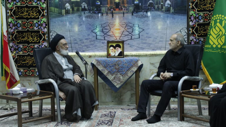 دیدار رئیس‌جمهور با تولیت حرم مطهر حضرت فاطمه معصومه سلام الله علیها