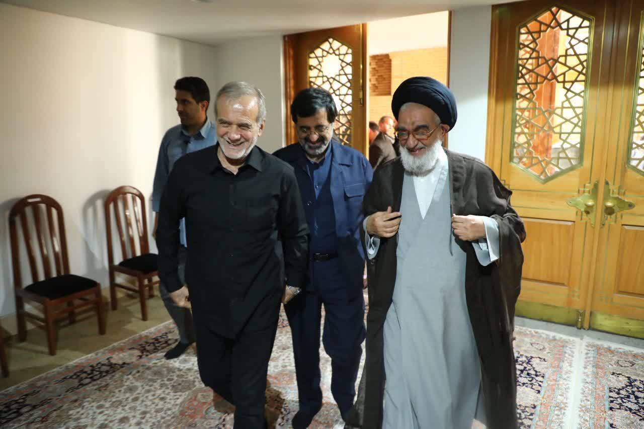 قدردانی تولیت حرم حضرت معصومه(س) و استاندار قم از سفر رئیس‌جمهور به قم