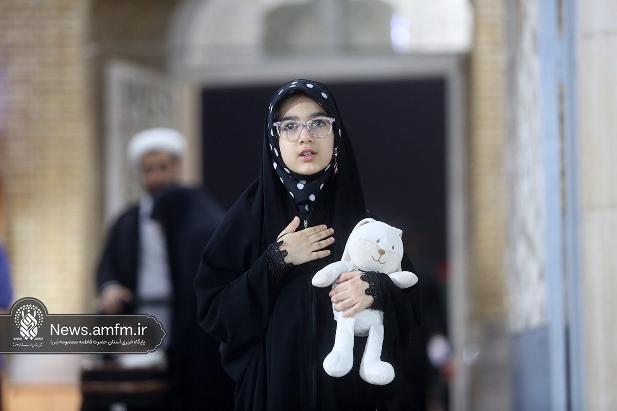 سوگواری کودکانه دختران به یاد دختر سه ساله کربلا