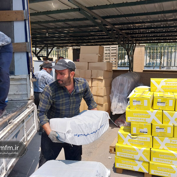 بارگیری و ارسال ملزومات موکب حرم بانوی کرامت به عراق