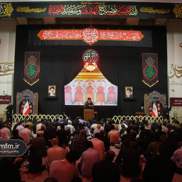 عزاداری زائران کریمه اهل بیت (س) در سوگ شهادت کریم اهل بیت(ع)