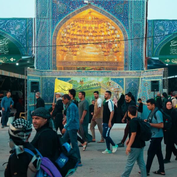 خدمت به زائران؛ از حرم بانوی کرامت تا حرم سیدالشهدا(ع)