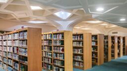 اهدای بیش از هزار و ۹۰۰ جلد کتاب به کتابخانه فاطمی از سوی بانوان